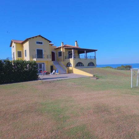 Sea Breeze Ena Apartment Korakochori Bagian luar foto
