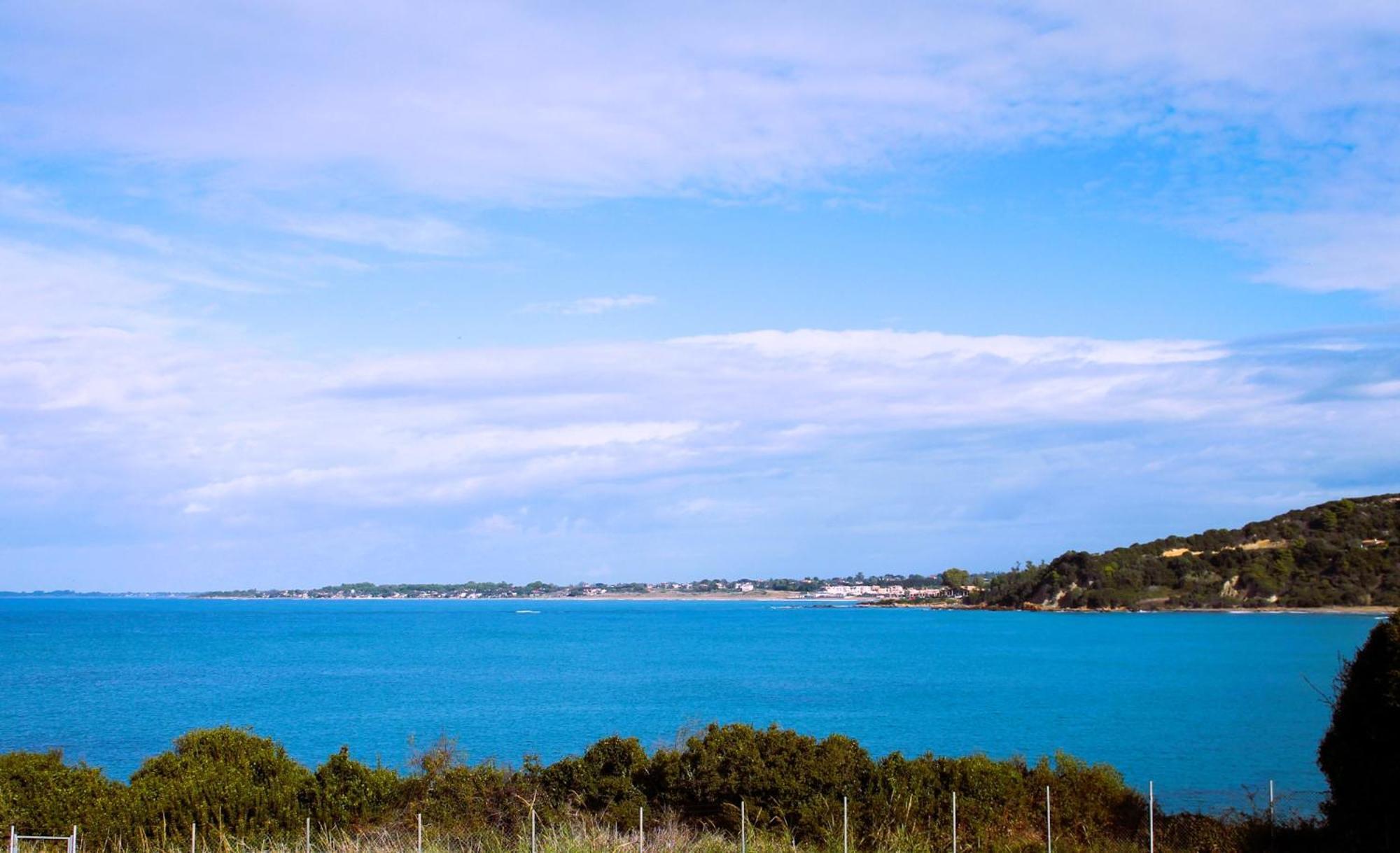 Sea Breeze Ena Apartment Korakochori Bagian luar foto