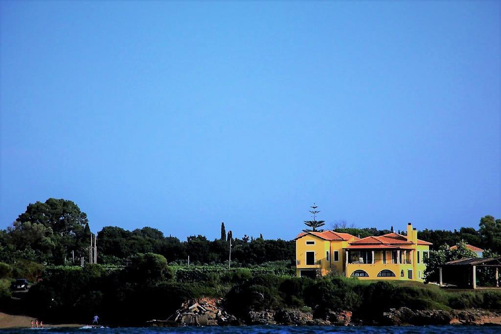 Sea Breeze Ena Apartment Korakochori Bagian luar foto