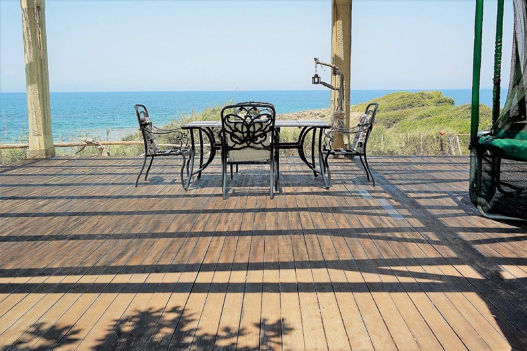 Sea Breeze Ena Apartment Korakochori Bagian luar foto