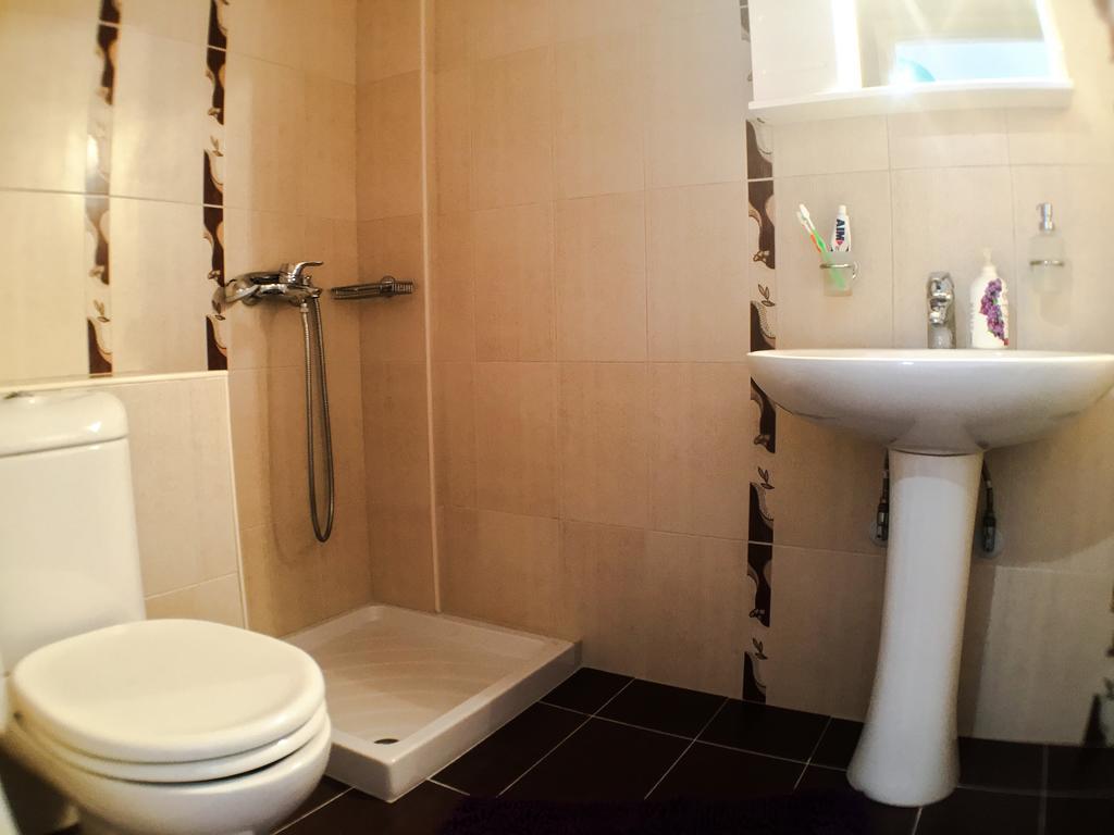 Sea Breeze Ena Apartment Korakochori Bagian luar foto
