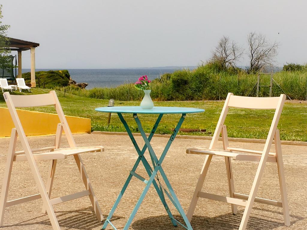 Sea Breeze Ena Apartment Korakochori Bagian luar foto