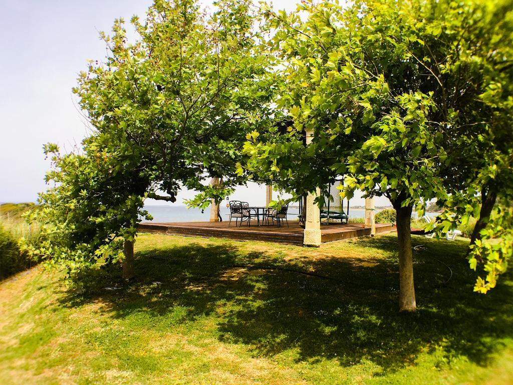 Sea Breeze Ena Apartment Korakochori Bagian luar foto